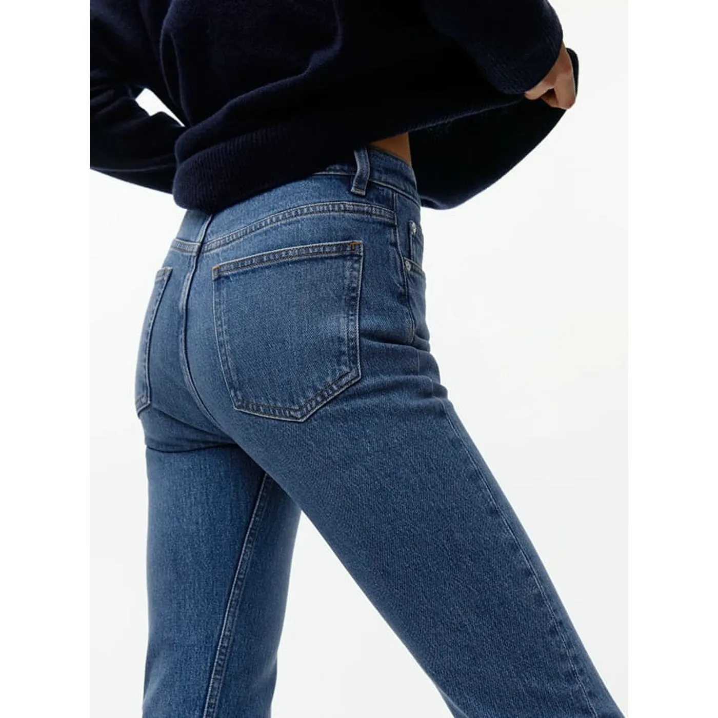 AR Regular Cropped Jeans